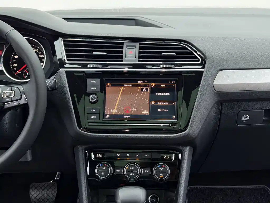Volkswagen Tiguan L — миниатюра 37