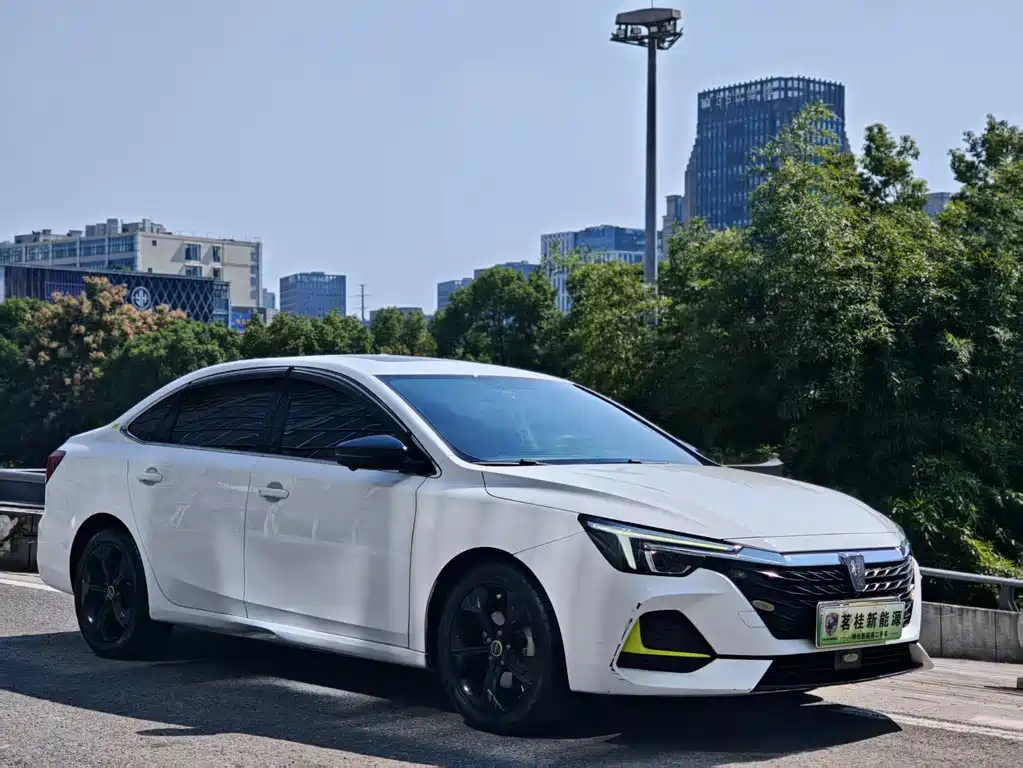 Roewe i6 MAX New Energy — миниатюра 2