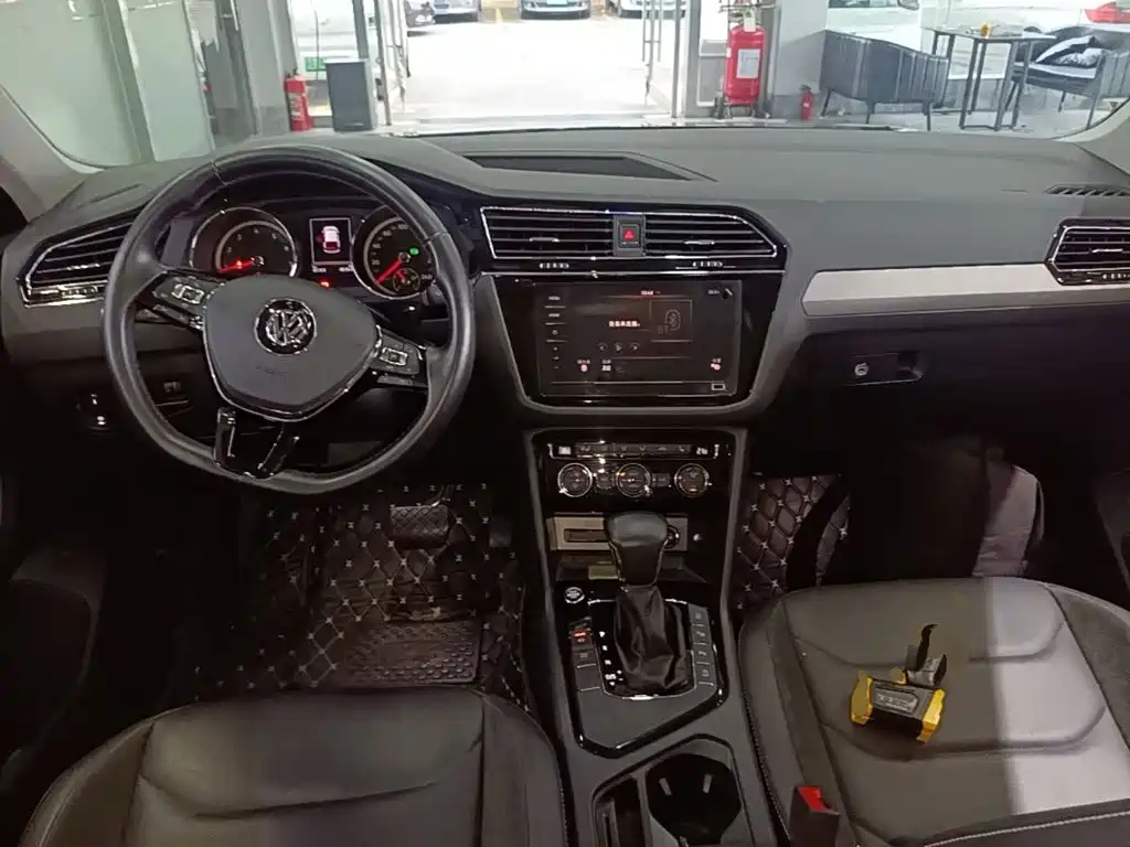 Volkswagen Tiguan L — миниатюра 10