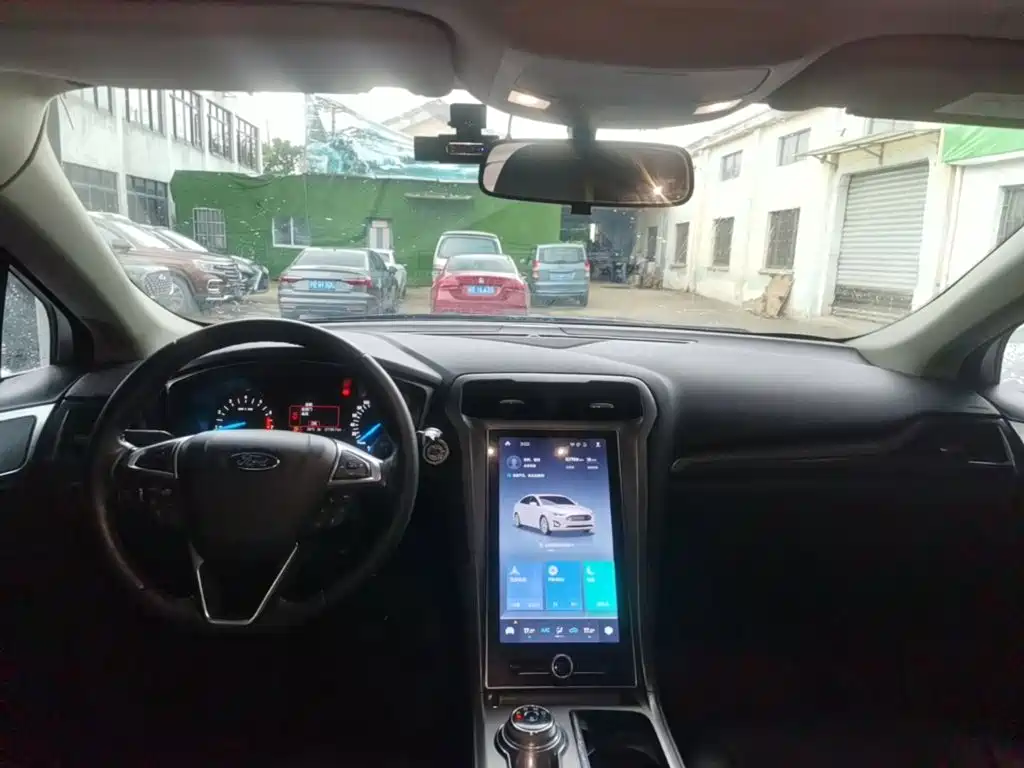Ford Mondeo — миниатюра 10