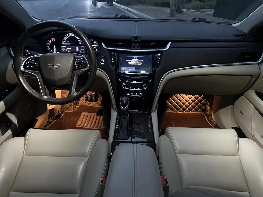CADILLAC XTS