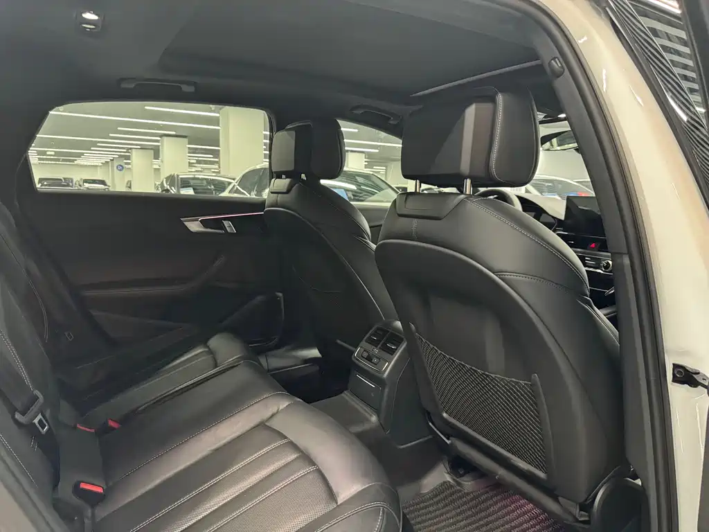 Audi A4L 2024 40 TFSI Luxury