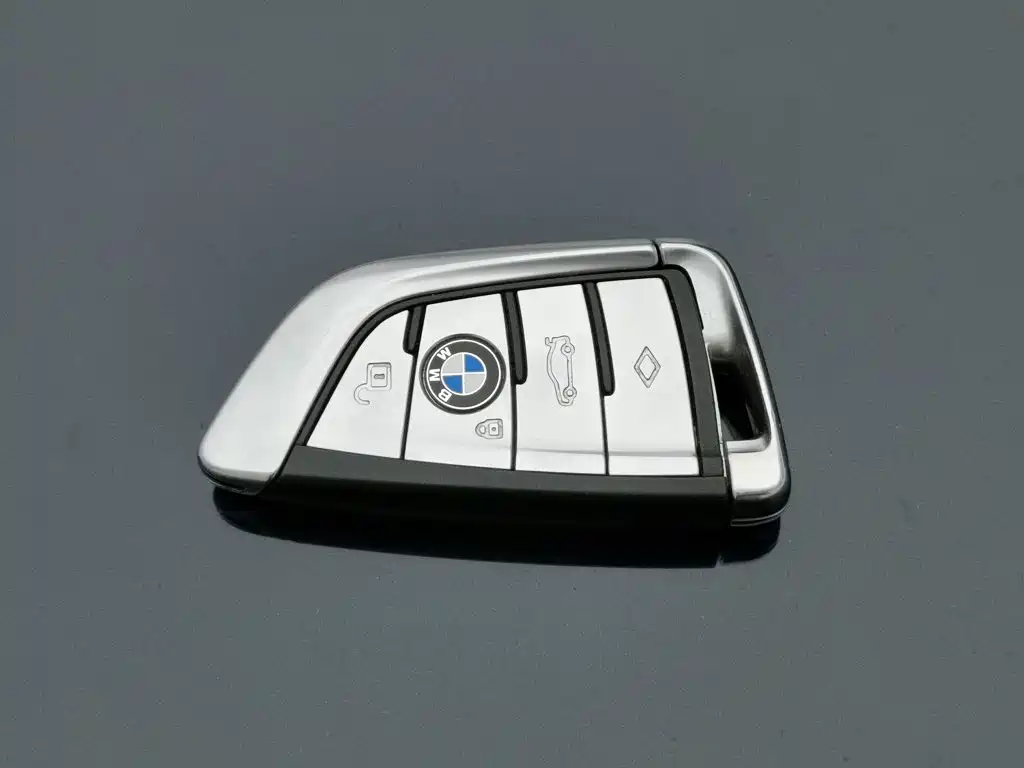 BMW 7 Series — миниатюра 19