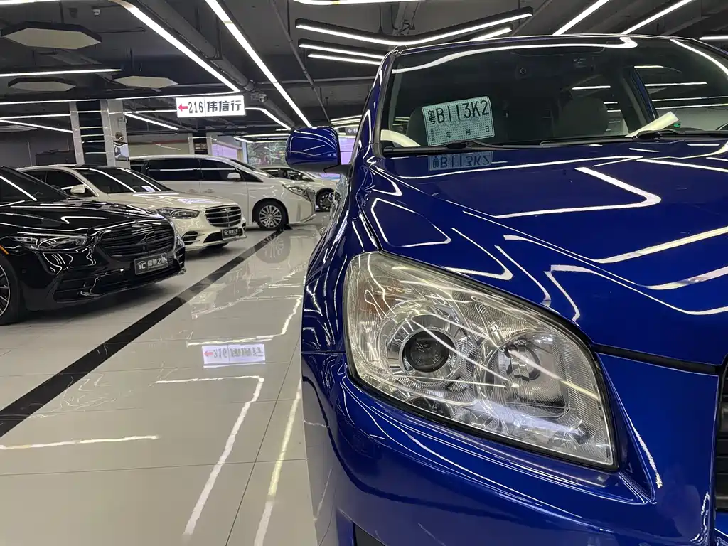 Toyota RAV4 — миниатюра 38