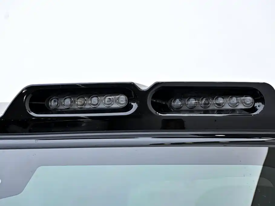 Land Rover Defender — миниатюра 12