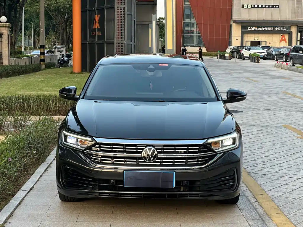 Volkswagen Sagitar — миниатюра 2