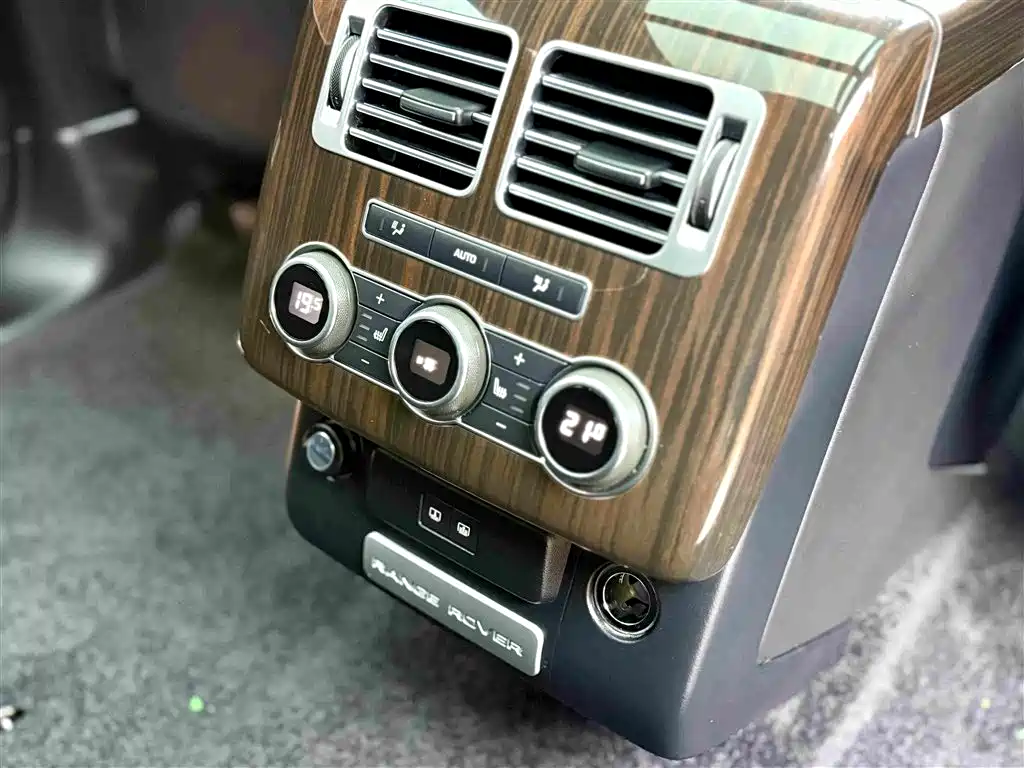 Land Rover Range Rover — миниатюра 17