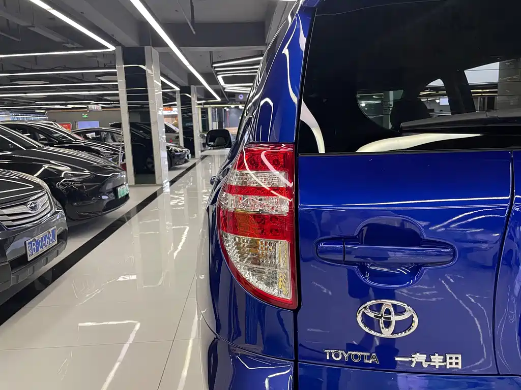 Toyota RAV4 — миниатюра 40