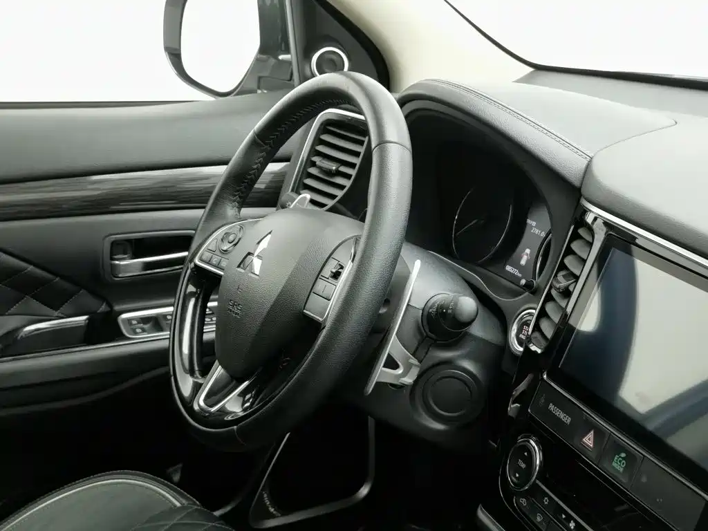 Mitsubishi Outlander — миниатюра 22