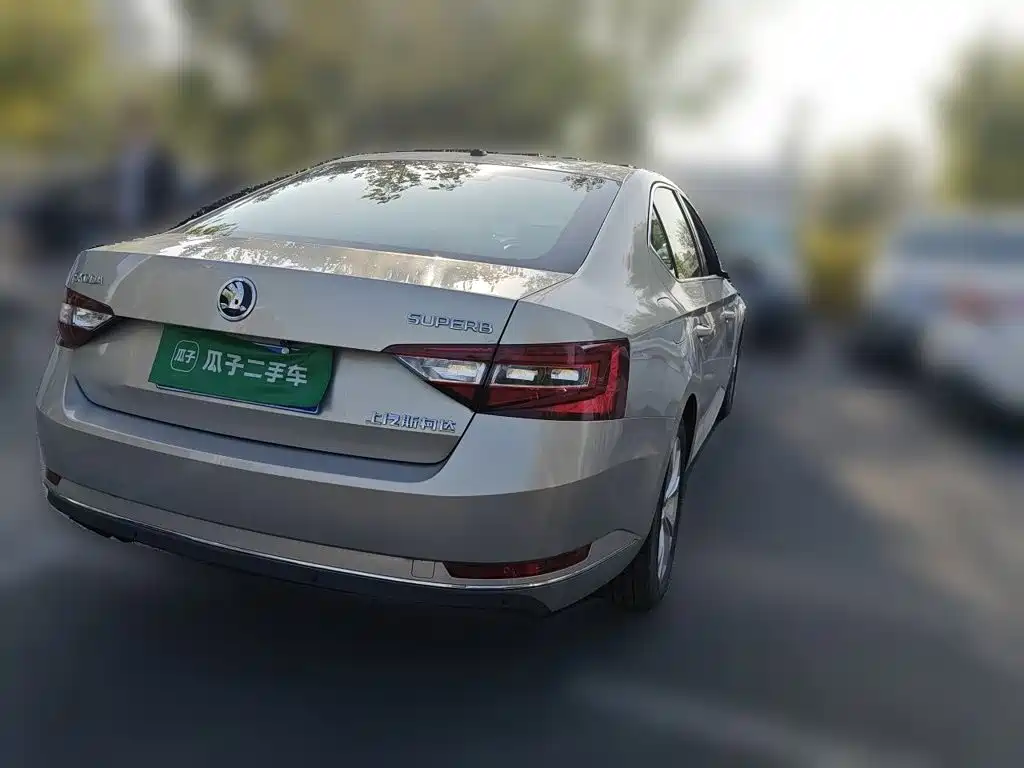 Skoda Superb — миниатюра 6