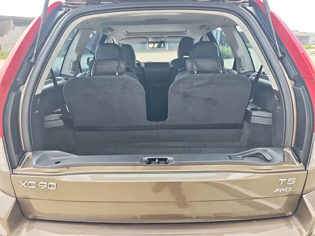 Volvo XC90 — миниатюра 9