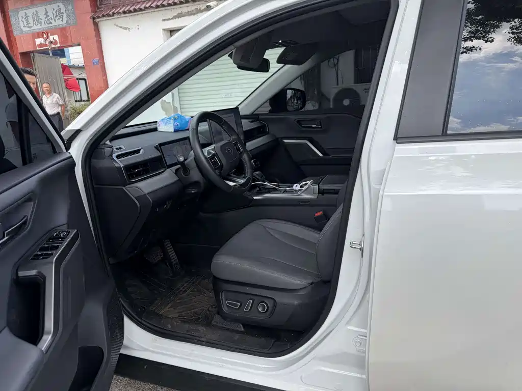 Toyota RAV4 — миниатюра 3