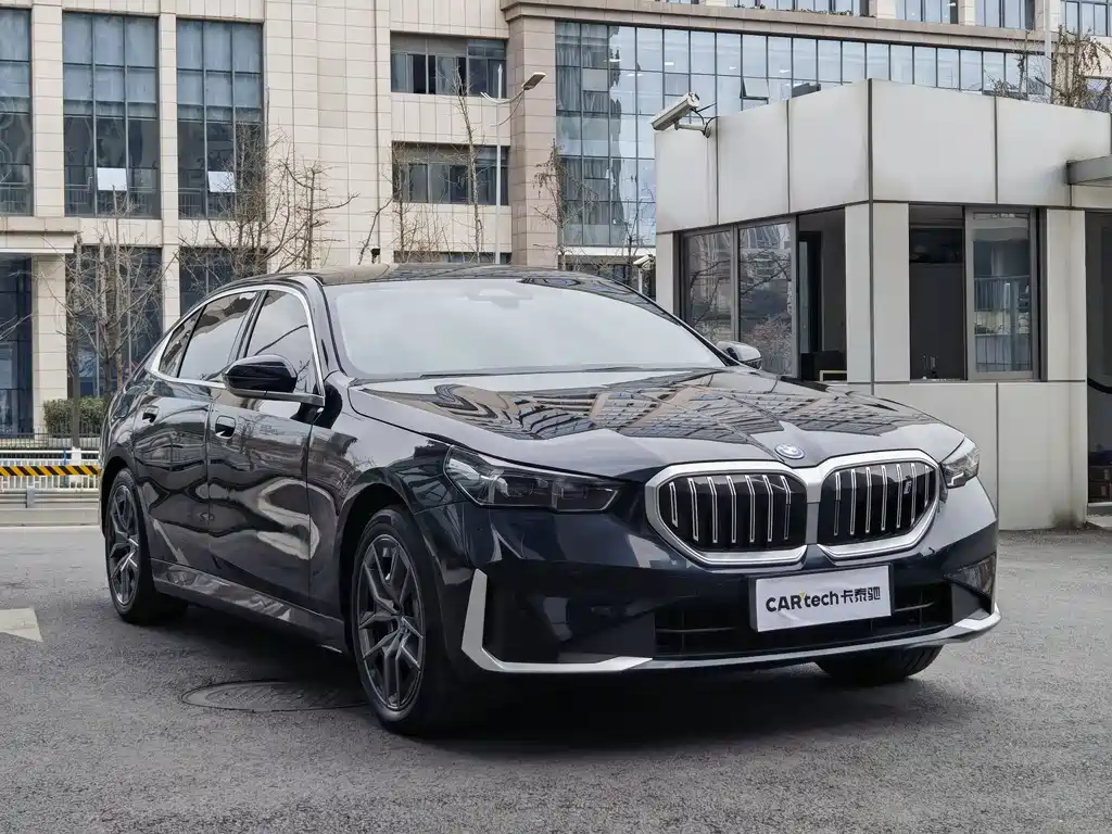 BMW I5