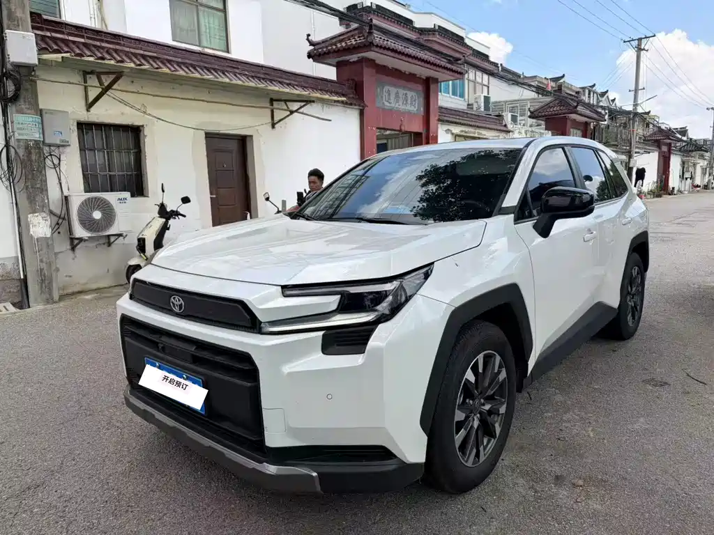 Toyota RAV4 — миниатюра 2