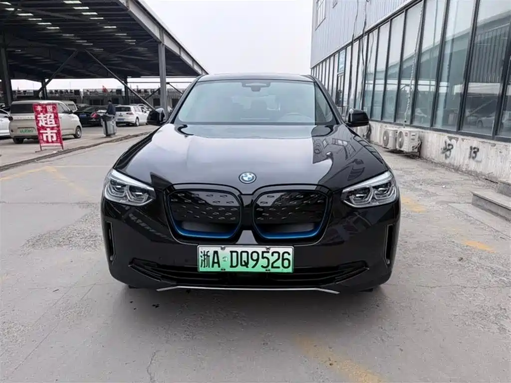 BMW iX3 2021 Lead