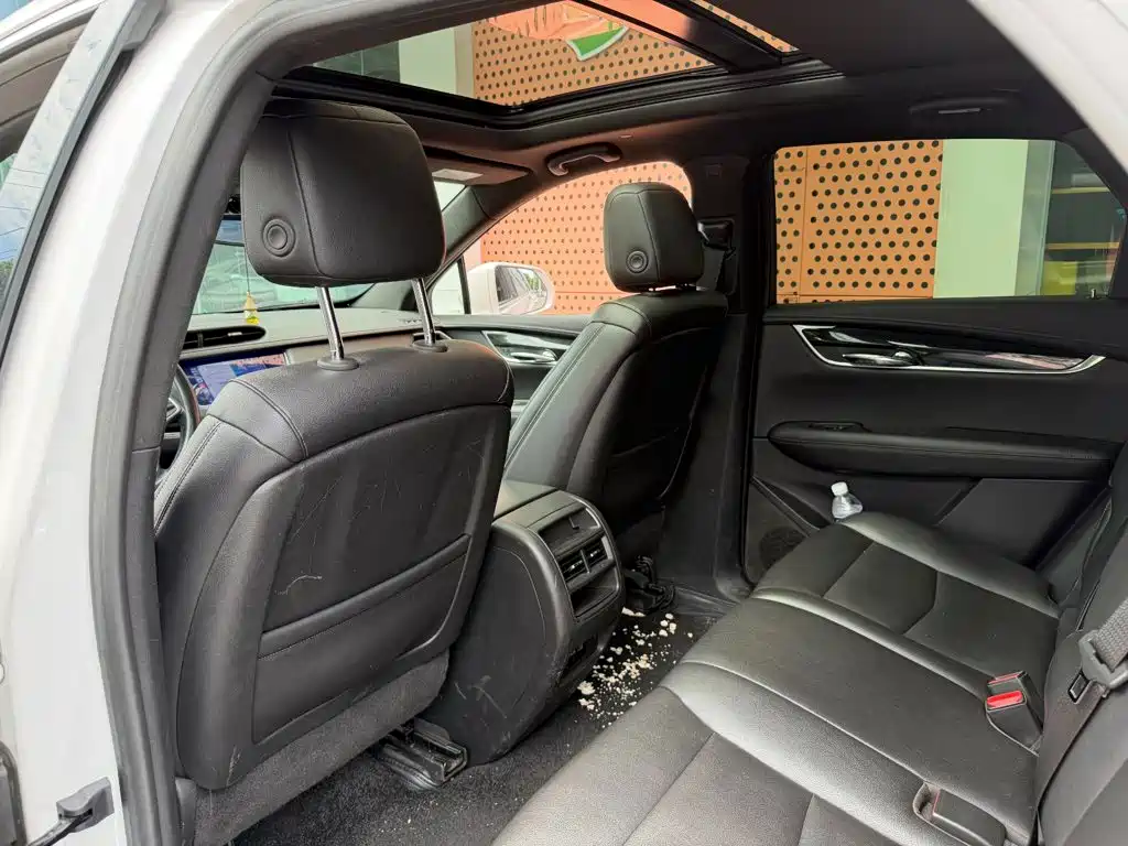 Cadillac XT5 — миниатюра 11