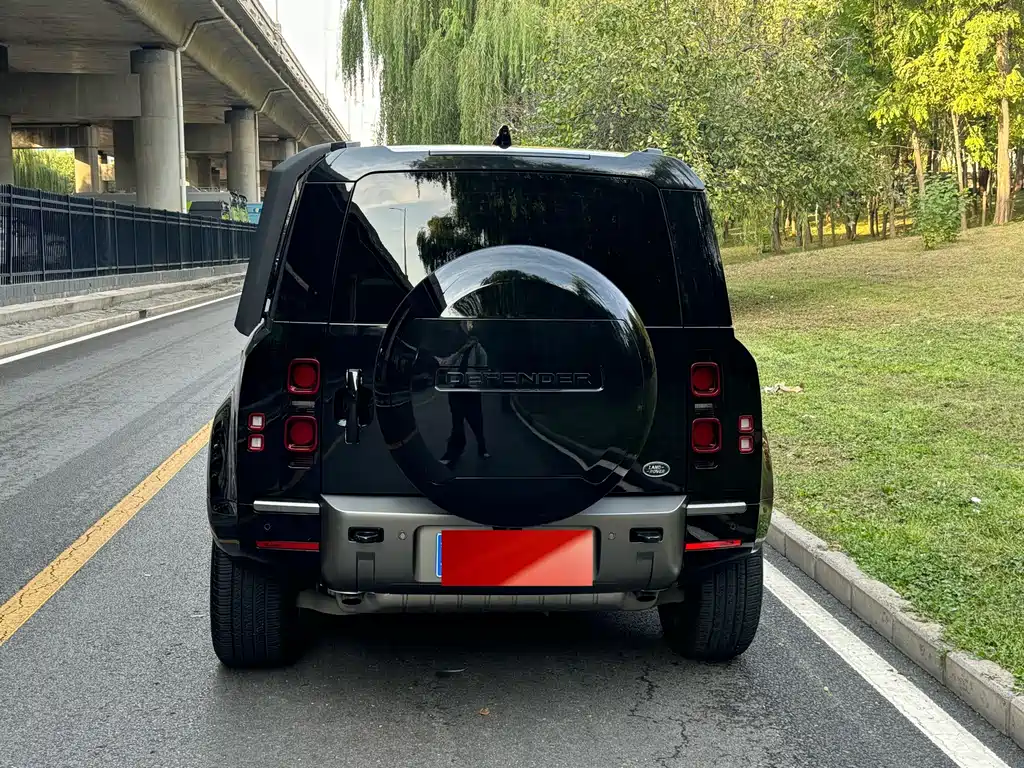 Land Rover Defender — миниатюра 16