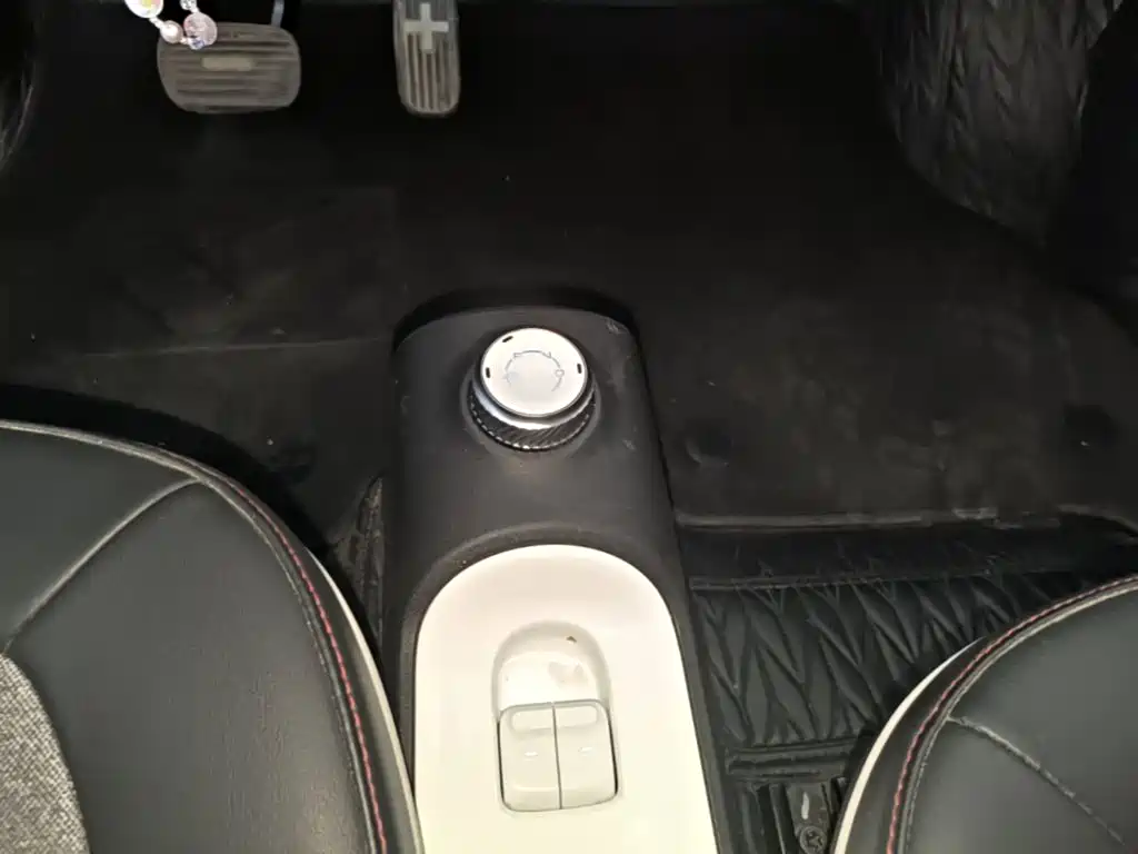Wuling MINIEV — миниатюра 14