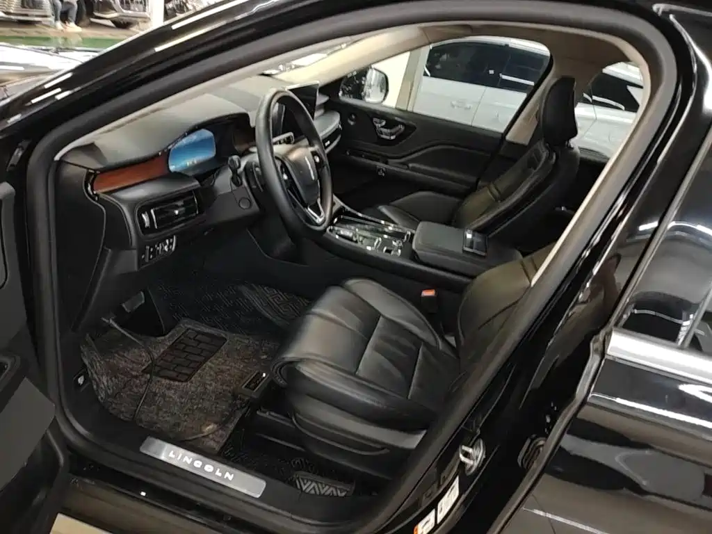 Lincoln Aviator — миниатюра 15