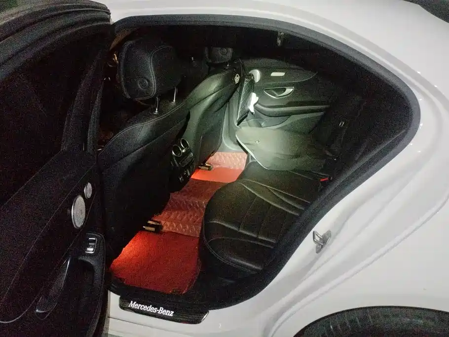 Mercedes-Benz C-Class — миниатюра 11