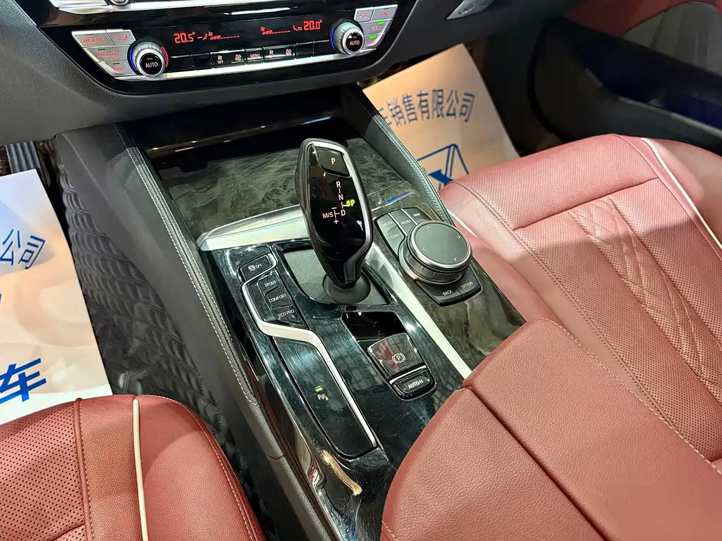 BMW 5 Series — миниатюра 16