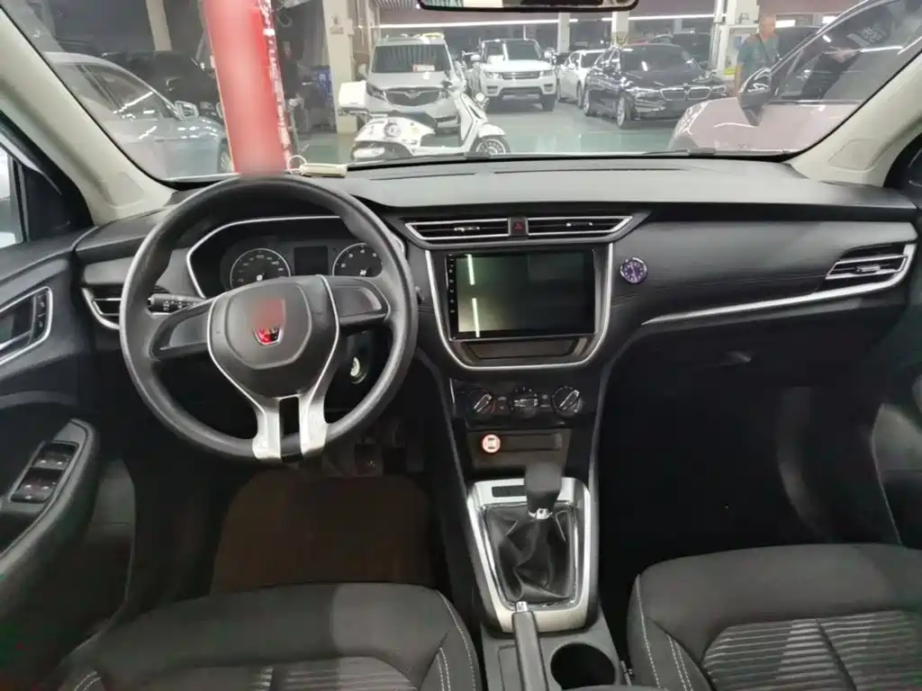 Roewe RX3 — миниатюра 10