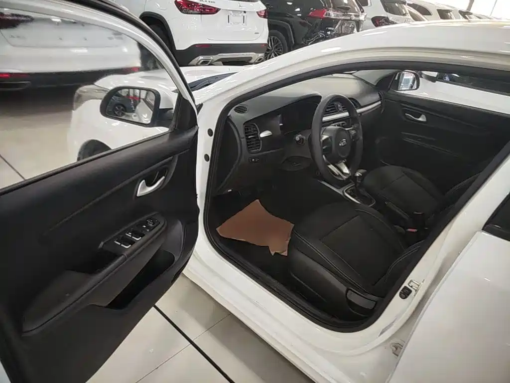 Kia K2 — миниатюра 16