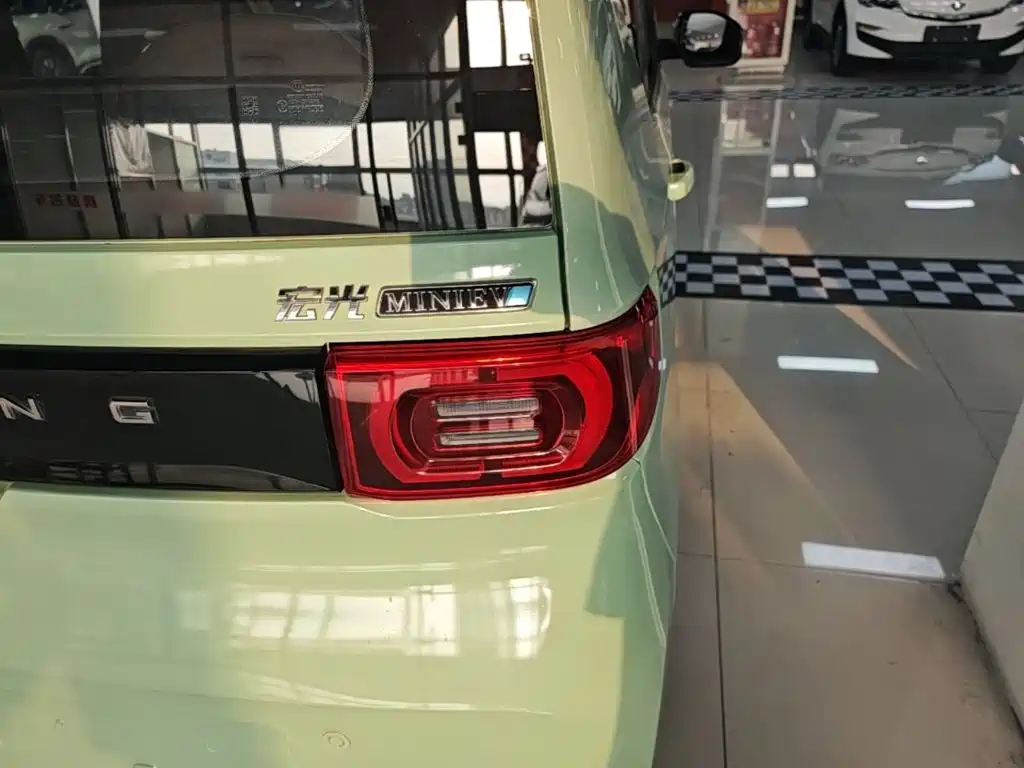 Wuling MINIEV — миниатюра 8