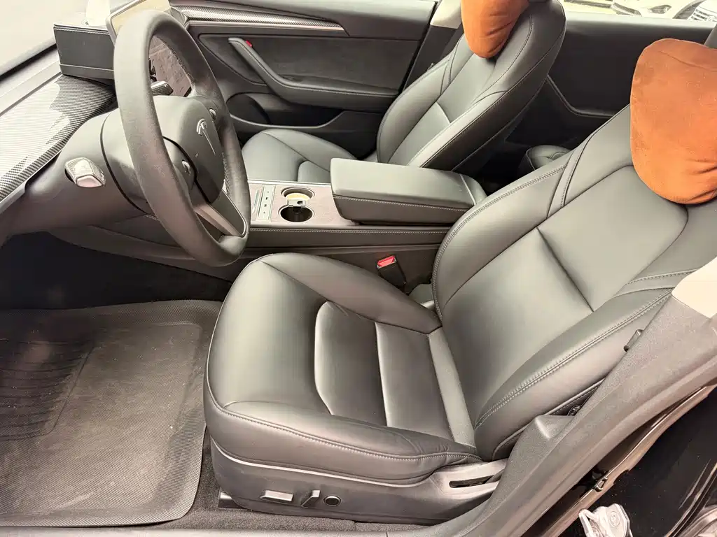 Tesla Model 3 — миниатюра 7