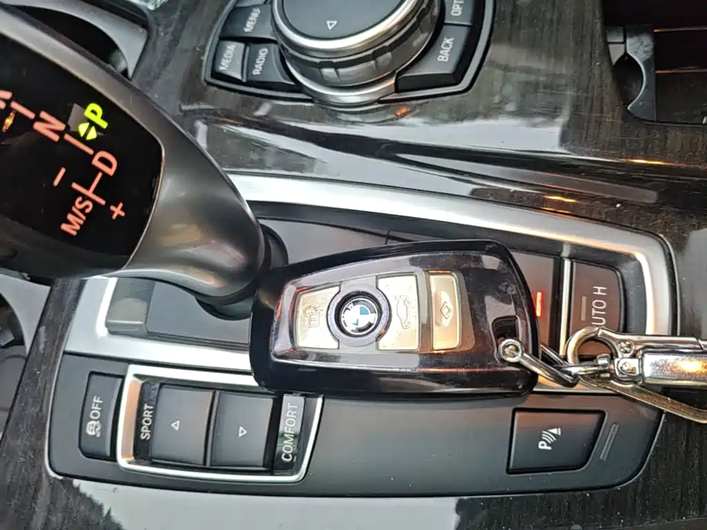 BMW 5 Series — миниатюра 9