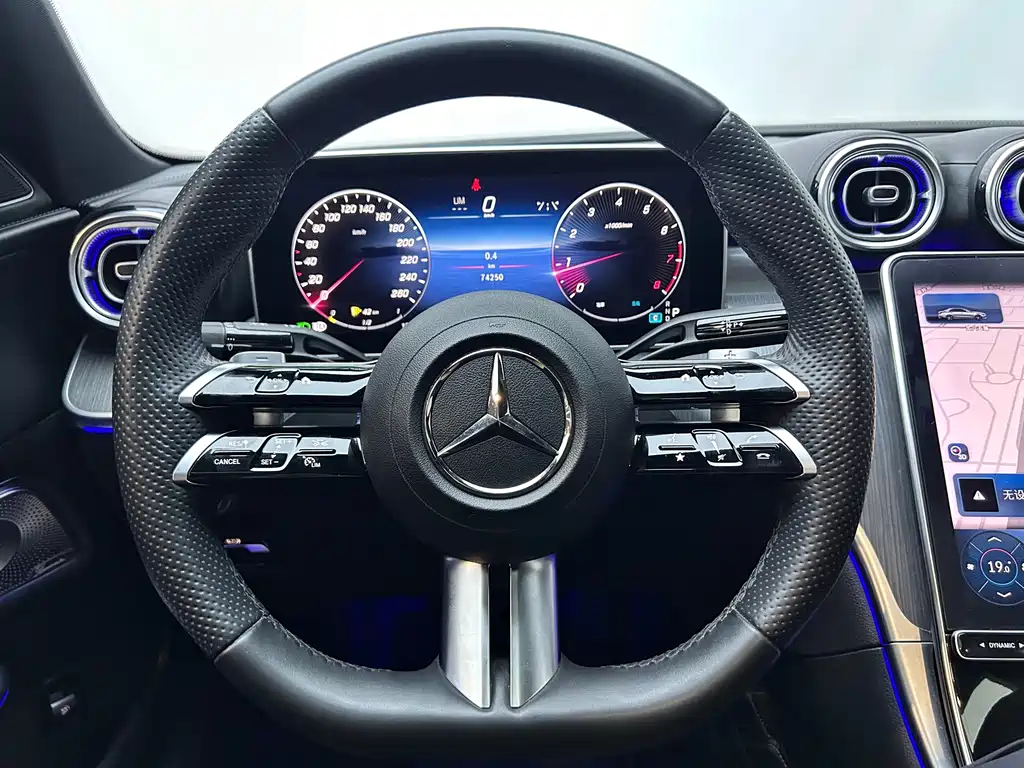 Mercedes-Benz C-Class — миниатюра 13