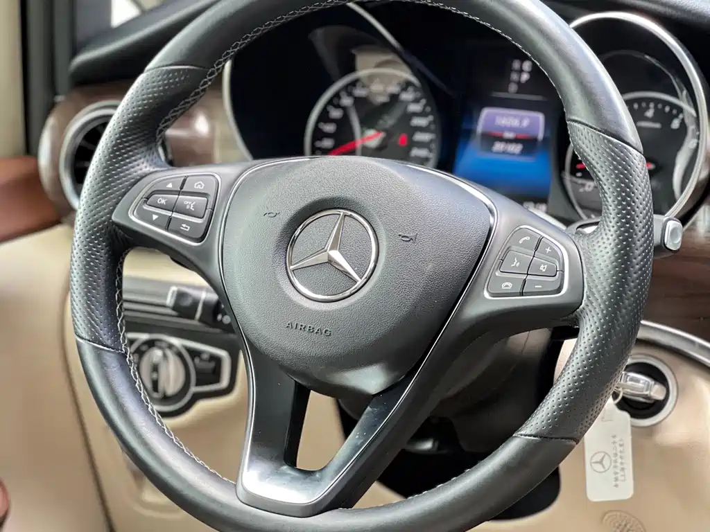 Mercedes-Benz V-Class — миниатюра 14