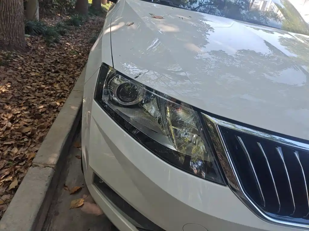 Skoda Rapid — миниатюра 7