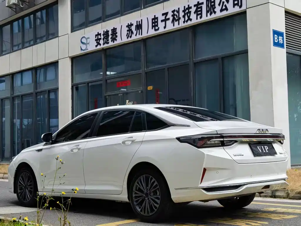 DONGFENG YI HYUN MAX