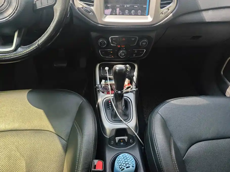 Jeep Compass — миниатюра 16