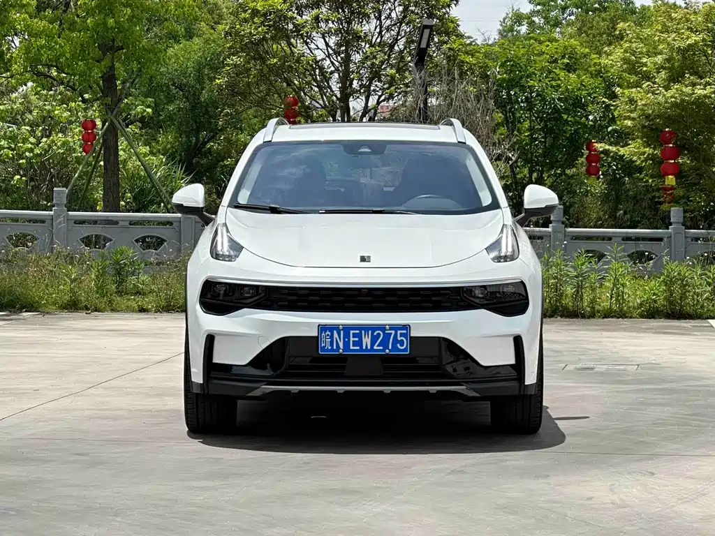 Lynk & Co 01 - фото 2
