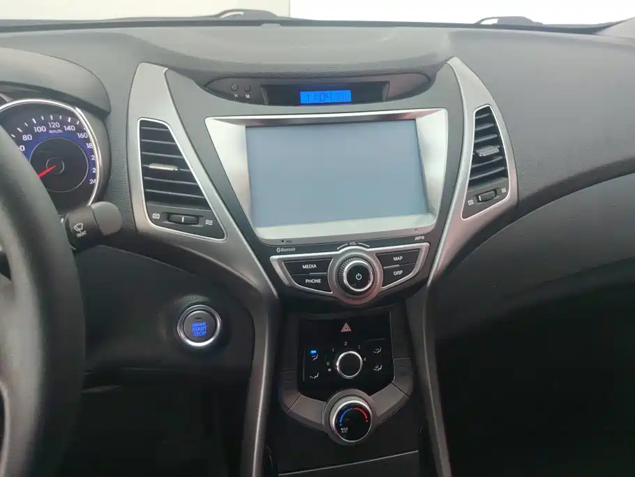 Hyundai Elantra Langdong — миниатюра 13