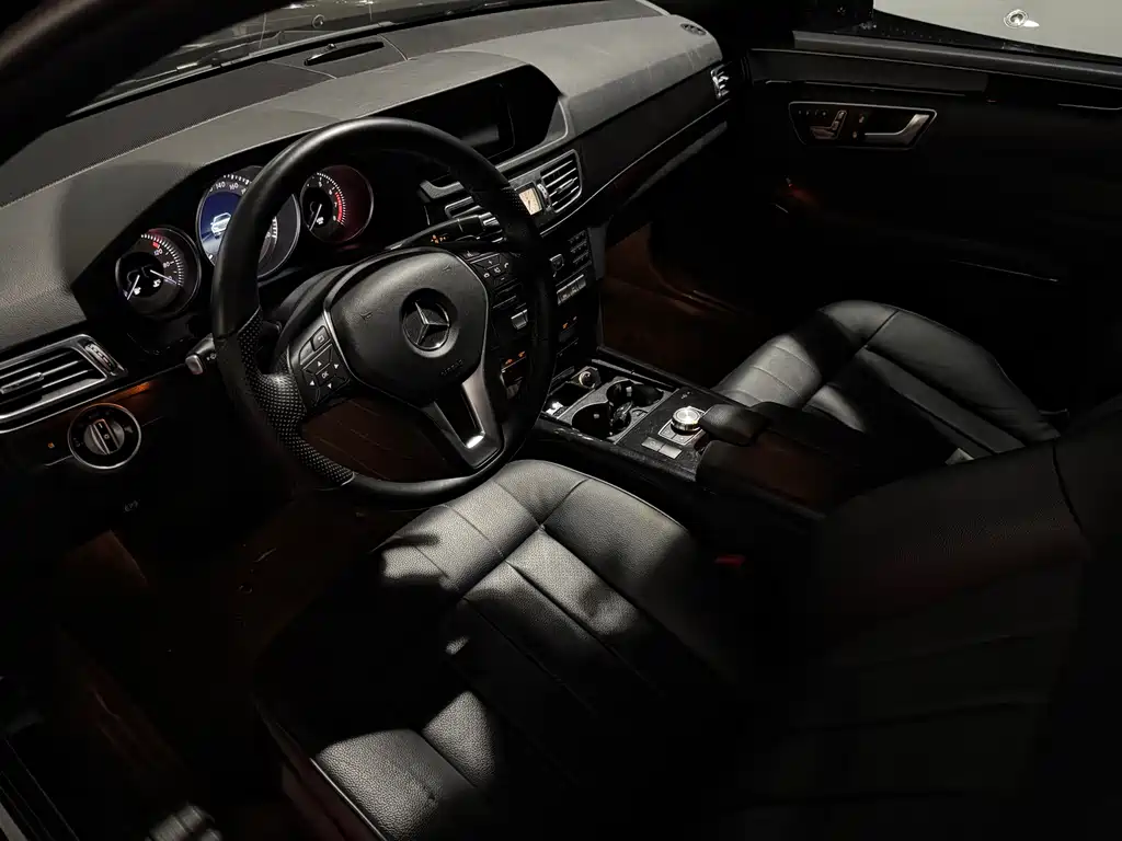 Mercedes-Benz E-Class — миниатюра 4