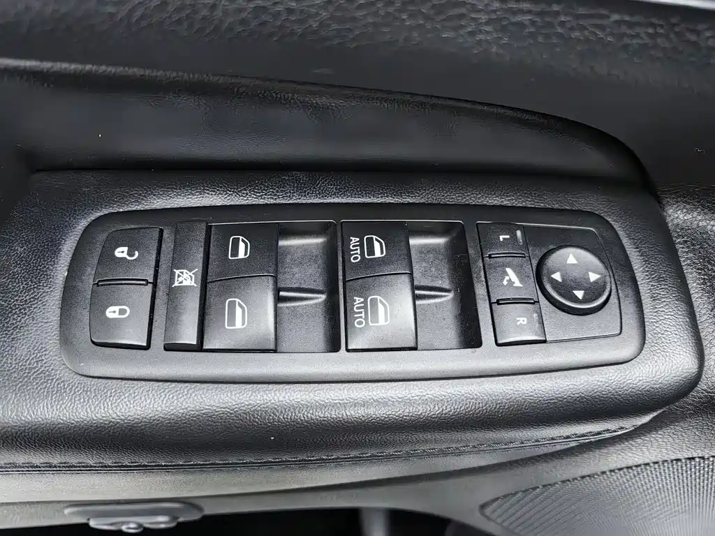 Jeep Grand Cherokee (Import) — миниатюра 9