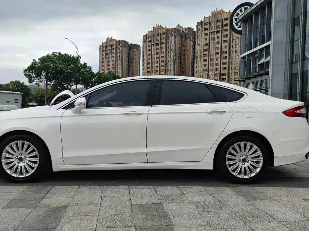 Ford Mondeo — миниатюра 4