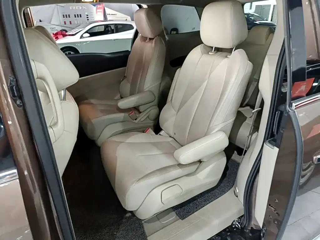 Buick GL8 — миниатюра 17