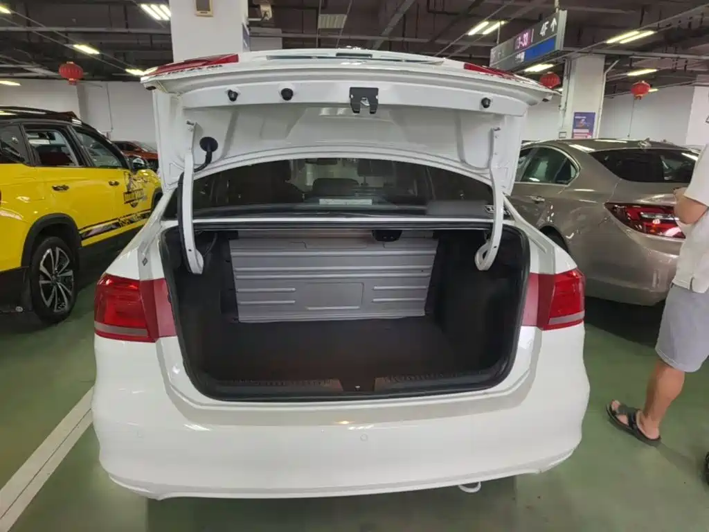 Volkswagen Santana — миниатюра 19