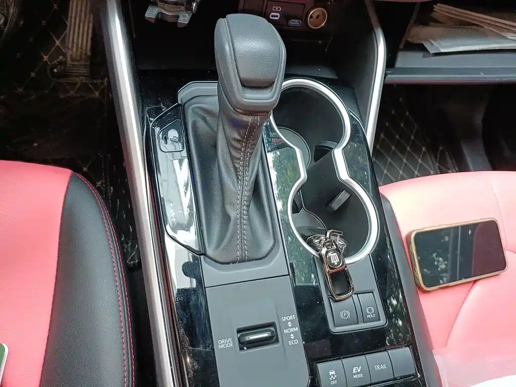 Toyota Crown Kluger — миниатюра 7