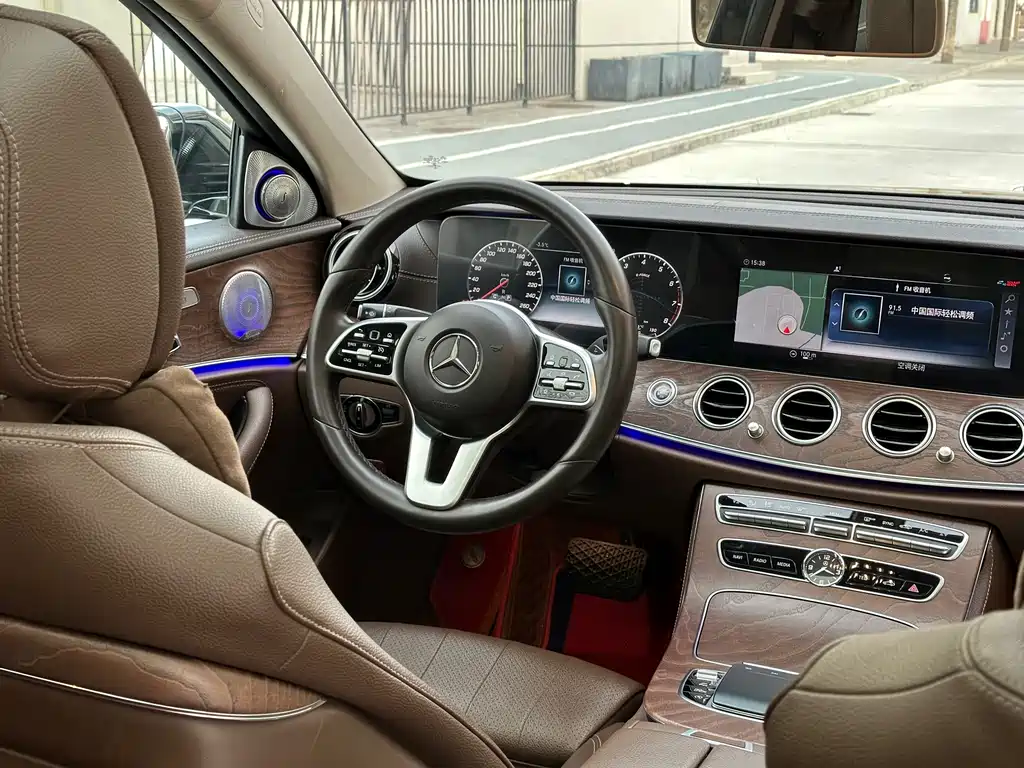 MERCEDES-BENZ E CLASS