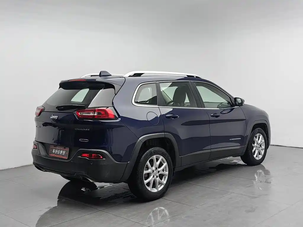 Jeep Cherokee — миниатюра 2