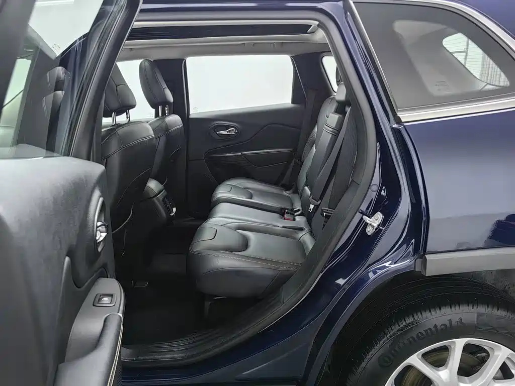 Jeep Cherokee — миниатюра 15
