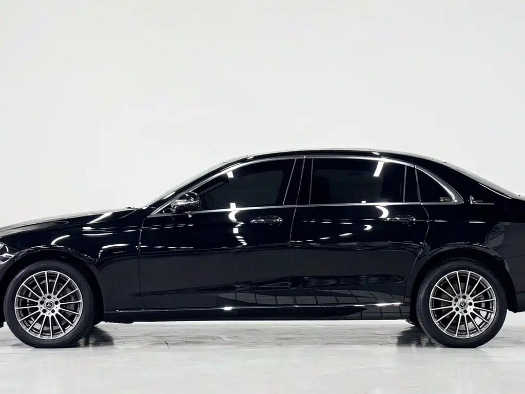 Mercedes-Benz E-Class — миниатюра 3