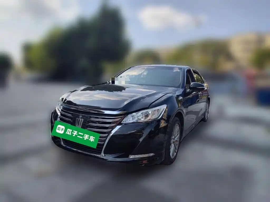 Toyota Crown — миниатюра 2