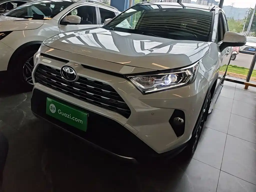 Toyota RAV4 — миниатюра 2
