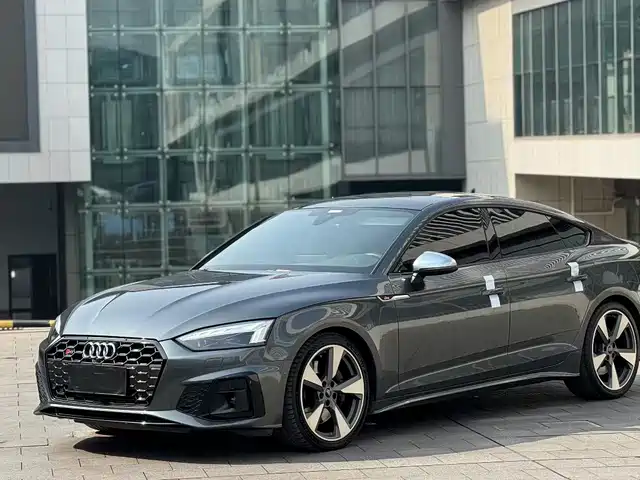 AUDI S5